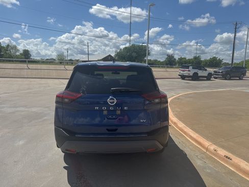 Used 2021 Nissan Rogue SV image 6