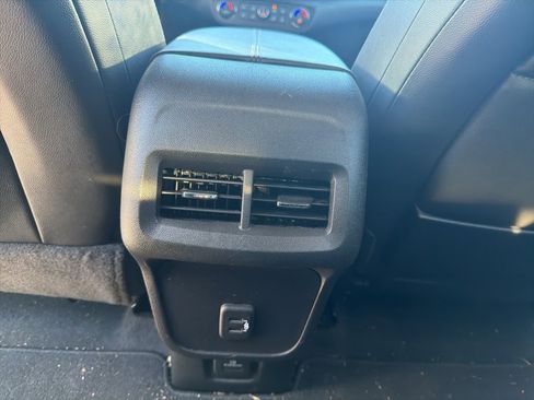 Used 2022 GMC Terrain SLT w/ Infotainment Package II image 10