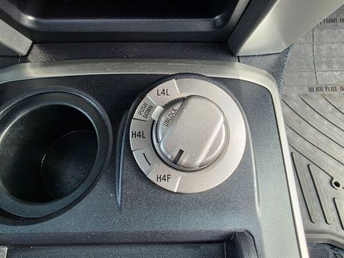 Used 2012 Toyota 4Runner Limited image 39