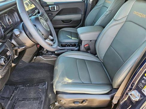 Used 2025 Jeep Gladiator Mojave image 15