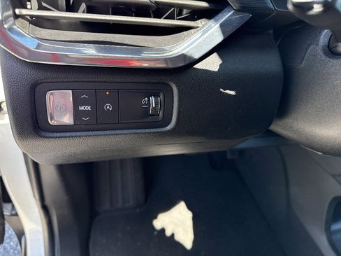 Used 2025 GMC Acadia Elevation FWD image 39