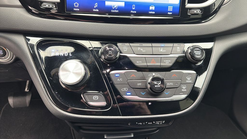 Used 2025 Chrysler Pacifica Select FWD image 17