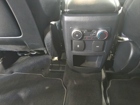 Used 2020 Ford Explorer XLT w/ Equipment Group 202A AWD/4WD image 18