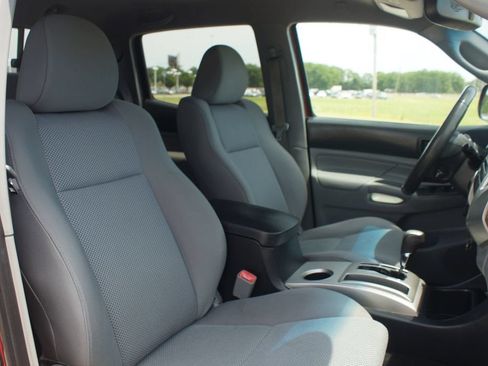 Used 2012 Toyota Tacoma 4x4 Double Cab w/ TRD Sport Pkg image 22