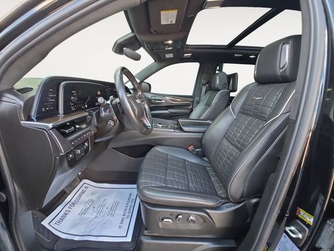 Used 2024 Cadillac Escalade ESV Sport Platinum w/ LPO, ONYX Package AWD/4WD image 16