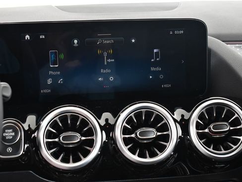 Used 2026 Mercedes-Benz GLA 250 4MATIC image 25