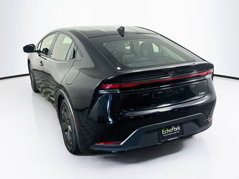 Used 2024 Toyota Prius LE FWD image 5