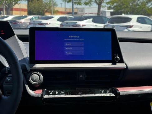 New 2026 Toyota Prius Plug-In Hybrid FWD image 18