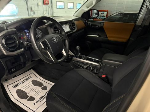 Used 2017 Toyota Tacoma SR5 w/ Tow Package AWD/4WD image 17