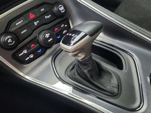 Used 2015 Dodge Challenger SRT RWD image 29