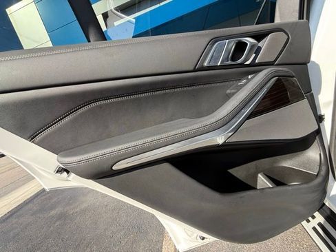 Used 2026 BMW X5 xDrive40i image 15