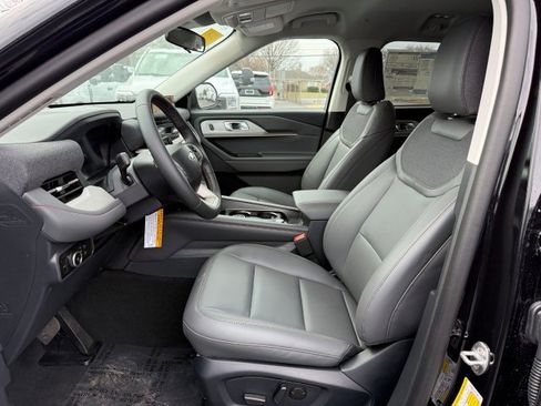 New 2026 Ford Explorer Active image 12