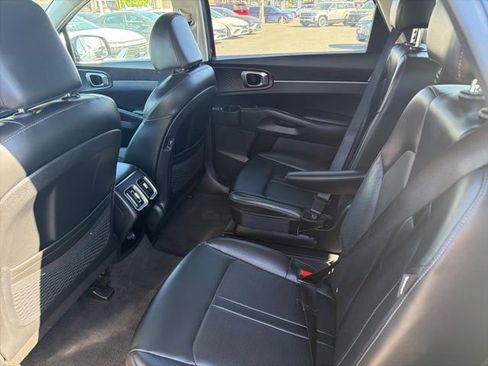 Used 2025 Kia Sorento EX image 8