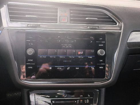 Used 2023 Volkswagen Tiguan SE FWD image 20