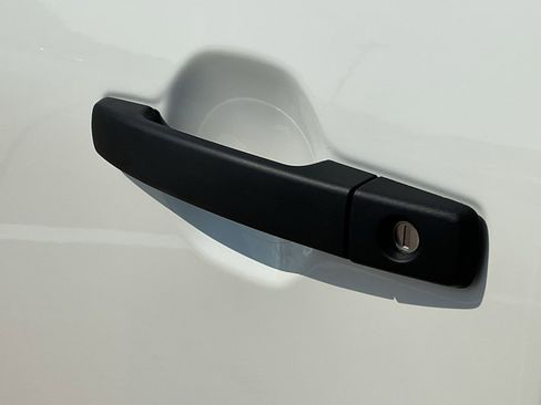 New 2026 Nissan Frontier S image 9