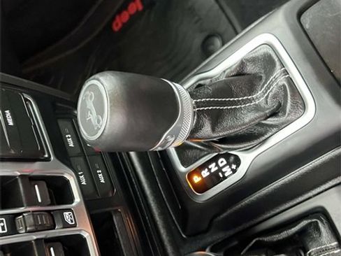 Used 2019 Jeep Wrangler Unlimited Sahara image 26