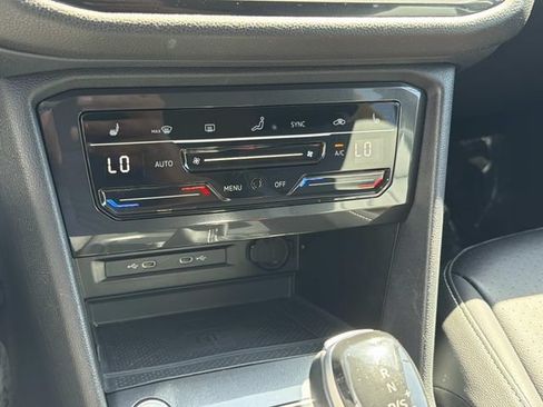 Used 2023 Volkswagen Tiguan SE FWD image 22