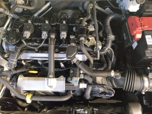 Used 2021 Nissan Versa SV FWD image 30