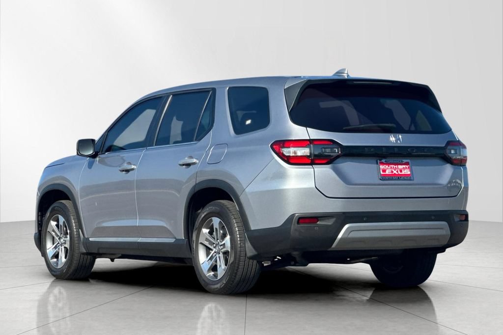 Used 2025 Honda Pilot EX-L image 4