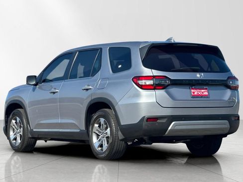 Used 2025 Honda Pilot EX-L image 4