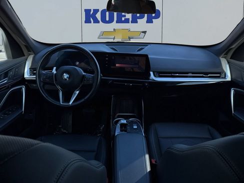 Used 2025 BMW X1 xDrive28i AWD/4WD image 12