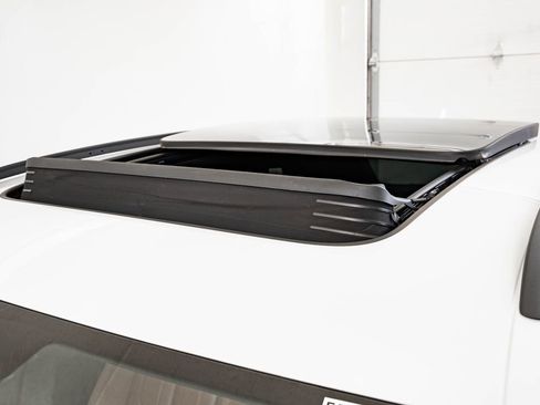 Used 2021 Audi e-tron Premium w/ Convenience Plus Package image 14