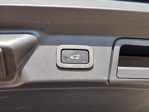 Used 2021 Land Rover Range Rover Velar R-Dynamic S AWD/4WD image 28