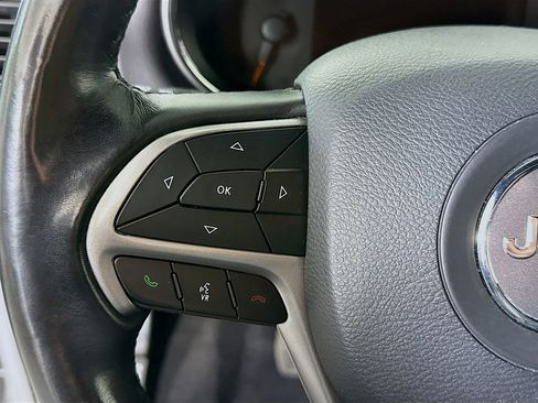 Used 2021 Jeep Grand Cherokee Laredo image 20