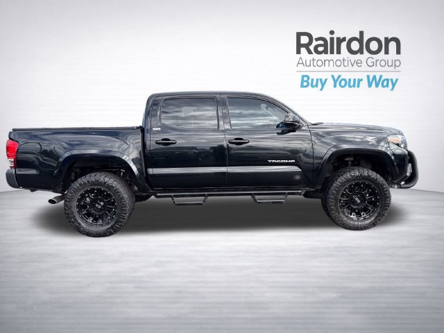 Used 2017 Toyota Tacoma SR5 w/ Tow Package AWD/4WD image 8