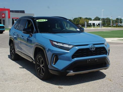 Used 2023 Toyota RAV4 XSE AWD/4WD image 2