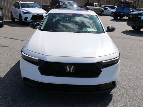 Used 2025 Honda Accord SE image 11