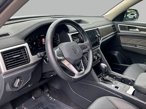 Certified 2023 Volkswagen Atlas SE FWD image 18