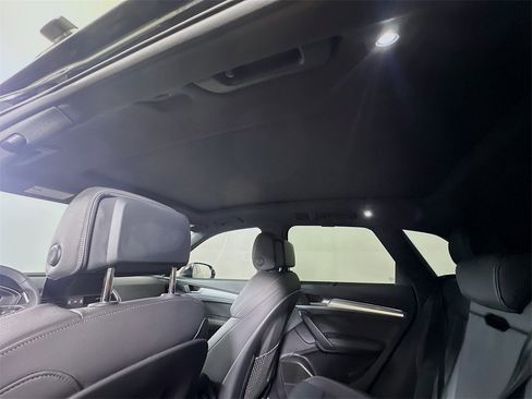 Used 2025 Audi Q5 Prestige image 13