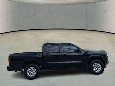 Used 2024 Nissan Frontier SV image 4