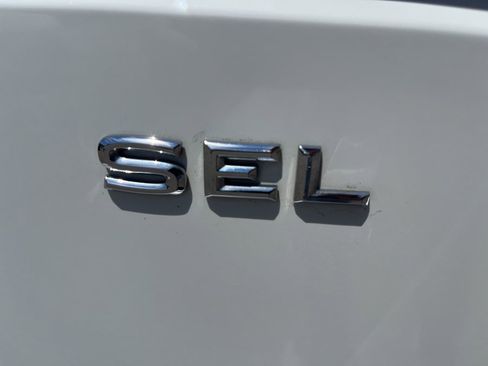 Used 2018 Volkswagen Atlas SEL AWD/4WD image 29