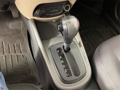 Used 2010 Kia Soul ! image 8