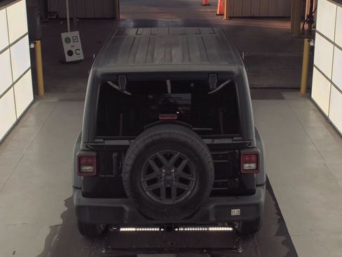 Used 2024 Jeep Wrangler Unlimited Sport AWD/4WD image 5