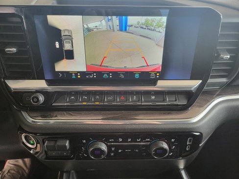 Used 2023 Chevrolet Silverado 1500 LTZ w/ Technology Package AWD/4WD image 7