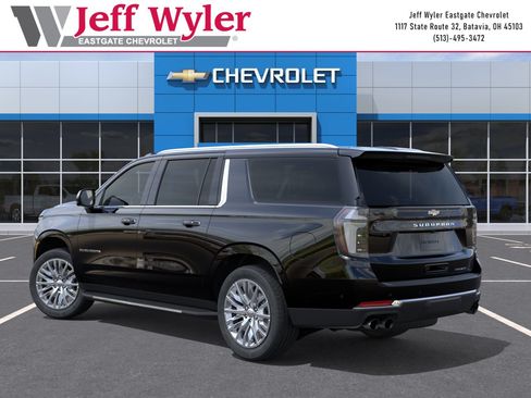New 2026 Chevrolet Suburban Premier w/ Sun And Tow Package AWD/4WD image 3