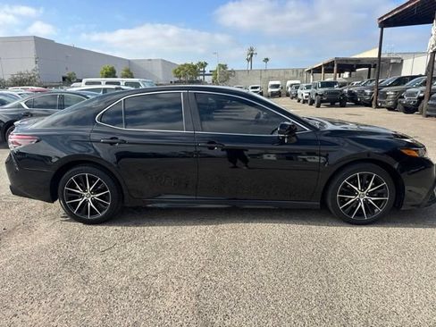 Used 2024 Toyota Camry SE FWD image 4