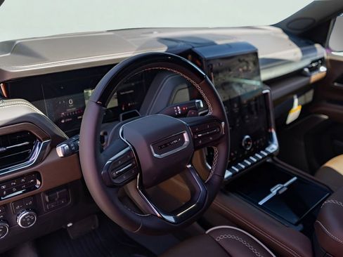 New 2026 GMC Yukon XL Denali Ultimate w/ LPO, Floor Liner Package AWD/4WD image 8