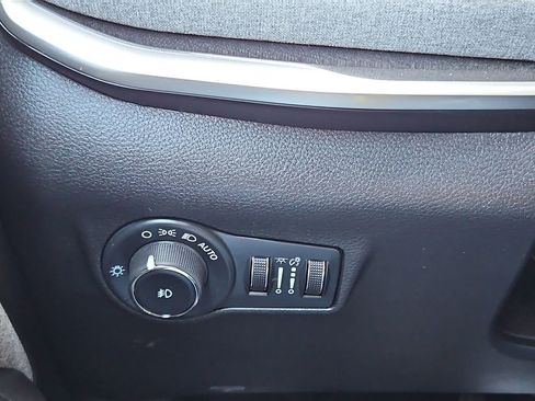Used 2024 Jeep Compass Latitude AWD/4WD image 14