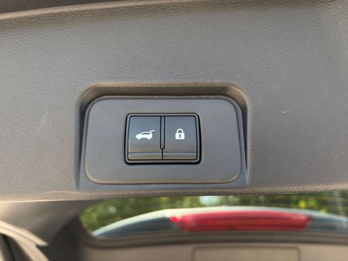Used 2026 Nissan Rogue SL FWD image 24