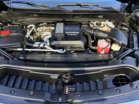 Used 2024 GMC Yukon XL SLT image 42