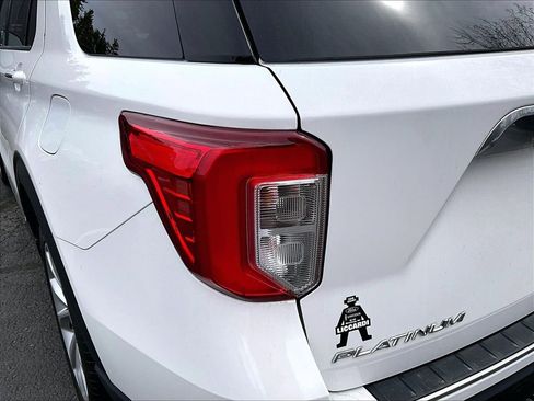 Used 2022 Ford Explorer Platinum w/ Equipment Group 601A AWD/4WD image 27