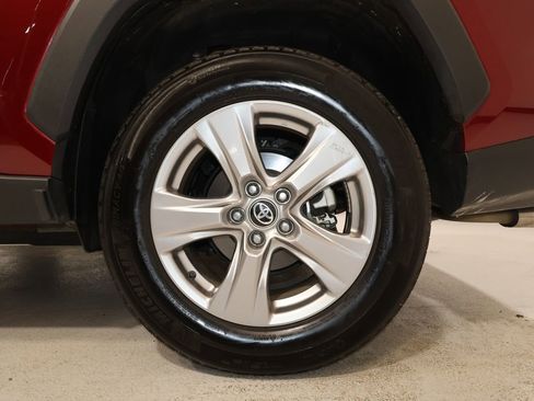 Used 2025 Toyota RAV4 XLE image 33