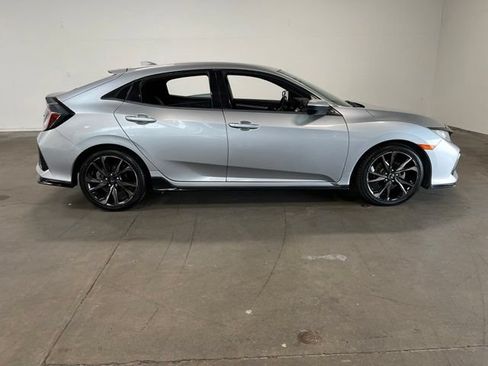 Used 2018 Honda Civic Sport image 2