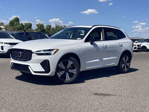 New 2025 Volvo XC60 T8 Plus image 2