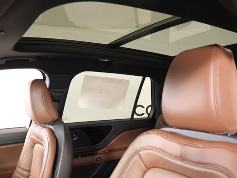 New 2026 Lincoln Aviator Reserve RWD image 16