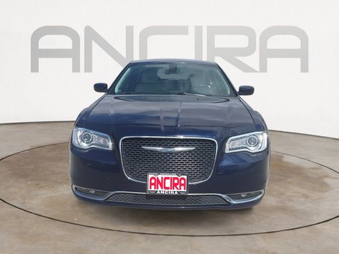 Used 2017 Chrysler 300 Limited w/ Driver Convenience Group image 5